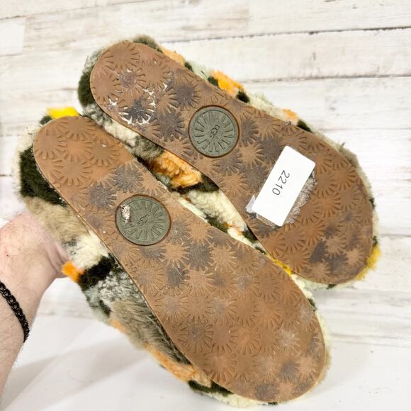 UGG Slippers Women Size 7 Fluff Yeah Slide Cali Collage Slipper Camo Lounge Cozy - Picture 6 of 9